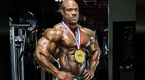 Phil-Heath-Looking-Medal Phil-Heath-Looking-Medal