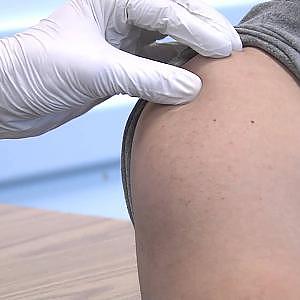 How to Perform an Intramuscular  Injection - YouTube